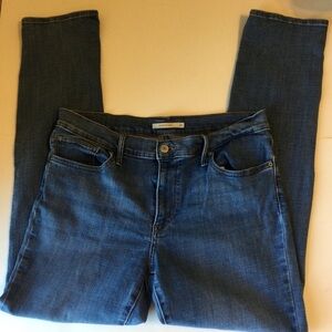 Levi Strauss & Co. Slimming Slim Classic Blue Women's Jeans Size 32